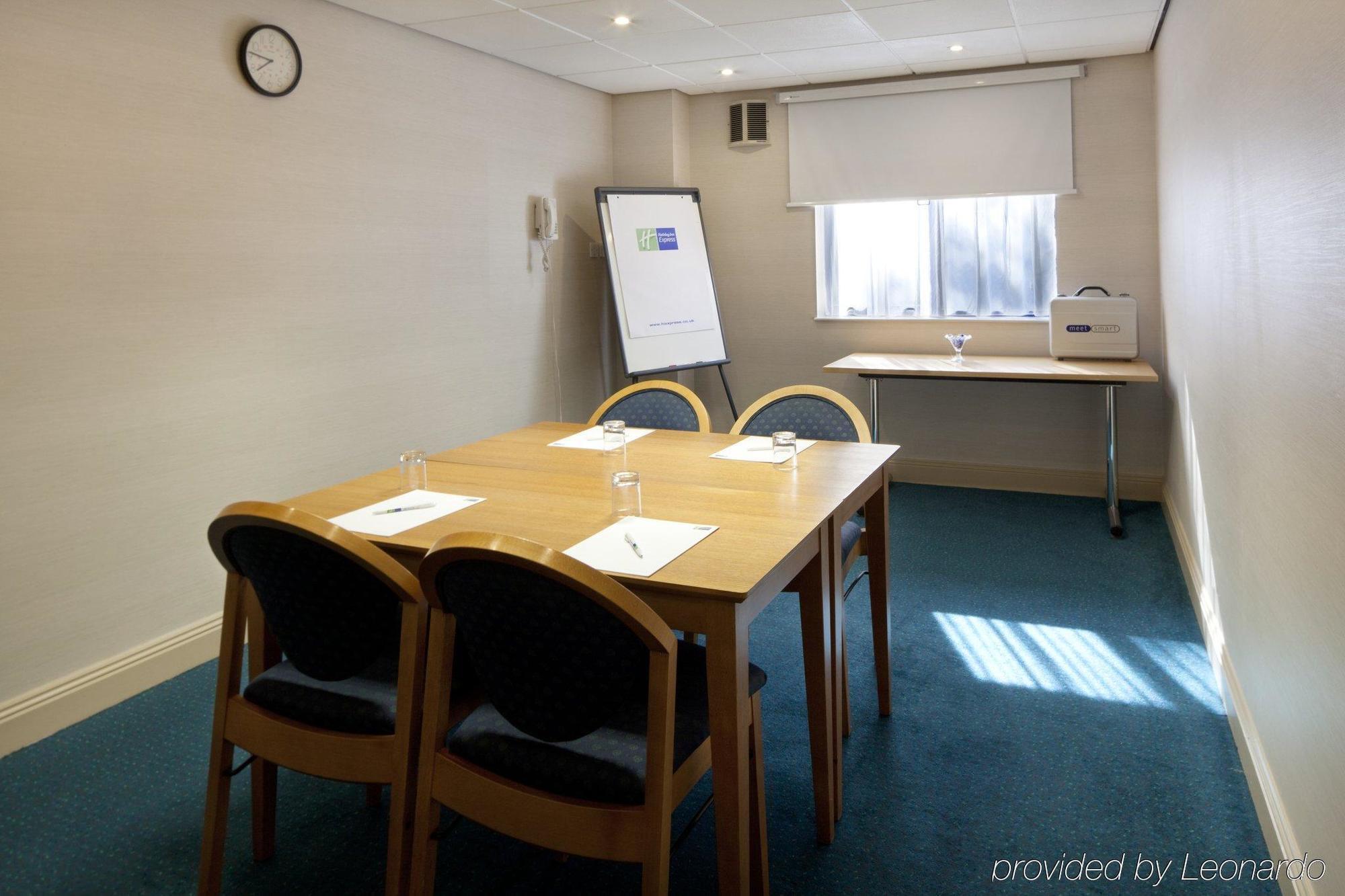 Holiday Inn Express Stafford By Ihg Facilidades foto